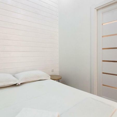 Leogrand One-Bedroom Apartments On Tugan-Baranovskogo 24 Лвив Екстериор снимка