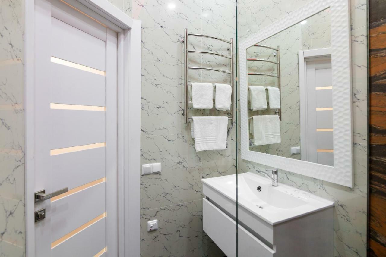 Leogrand One-Bedroom Apartments On Tugan-Baranovskogo 24 Лвив Екстериор снимка